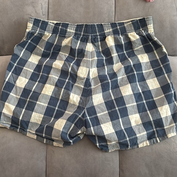 Hollister Cotton Navy and Cream Checkered Shorts size medium - Picture 5 of 6